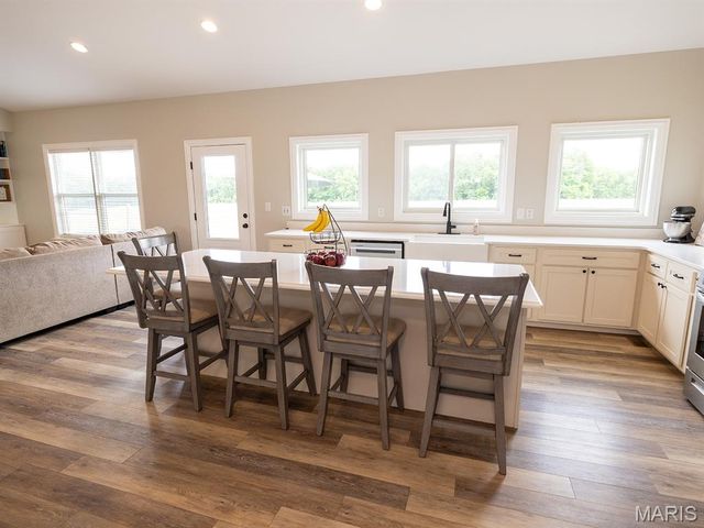 27650 Iowa Road, Perry, MO 63462