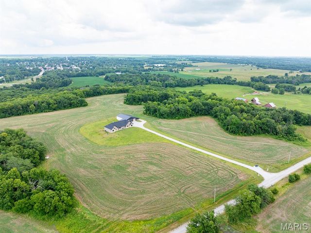 27650 Iowa Road, Perry, MO 63462