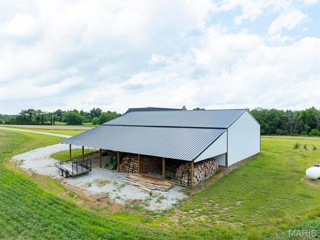 27650 Iowa Road, Perry, MO 63462
