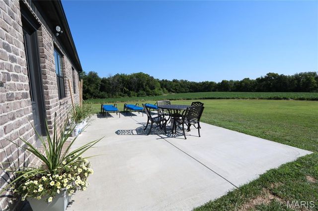 27650 Iowa Road, Perry, MO 63462
