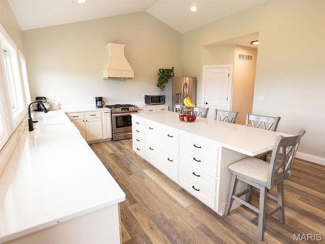 27650 Iowa Road, Perry, MO 63462