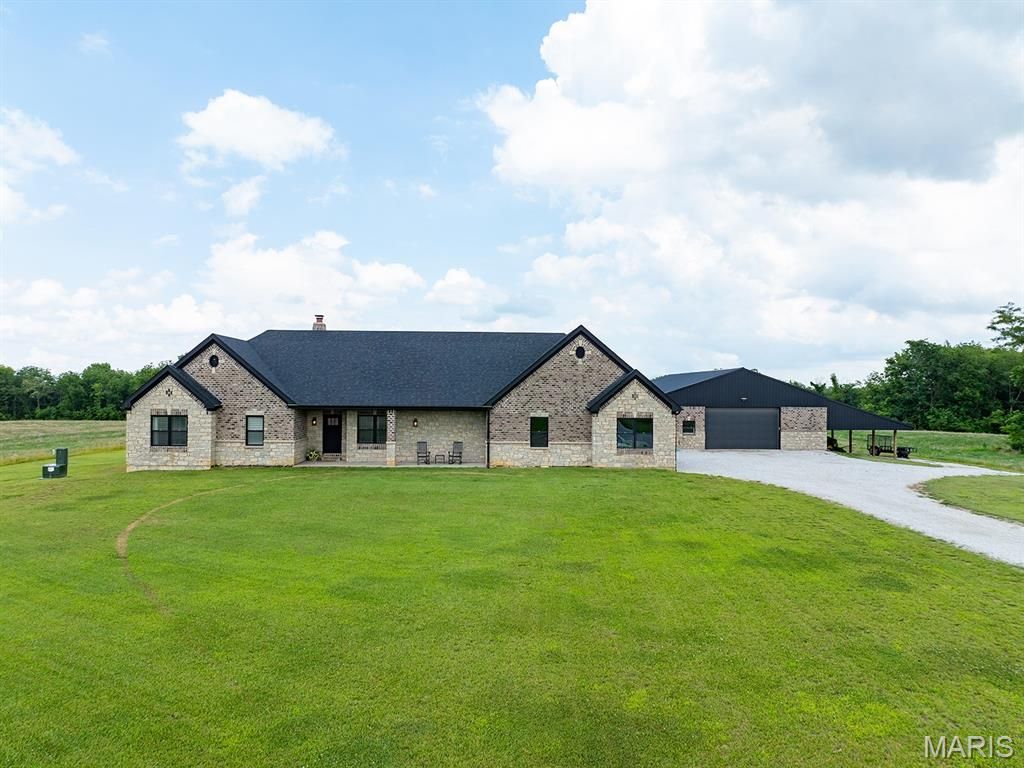 27650 Iowa Road, Perry, MO 63462