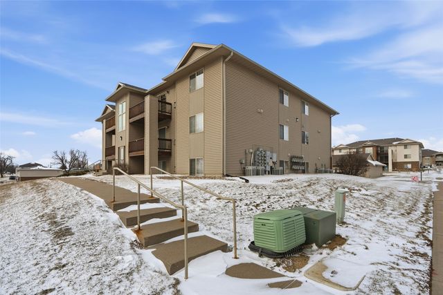 3110 Wilson SW 5, Cedar Rapids, IA 52404