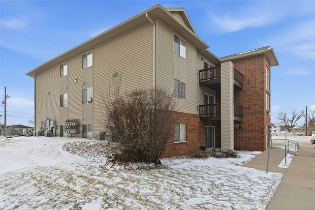 3110 Wilson SW 5, Cedar Rapids, IA 52404