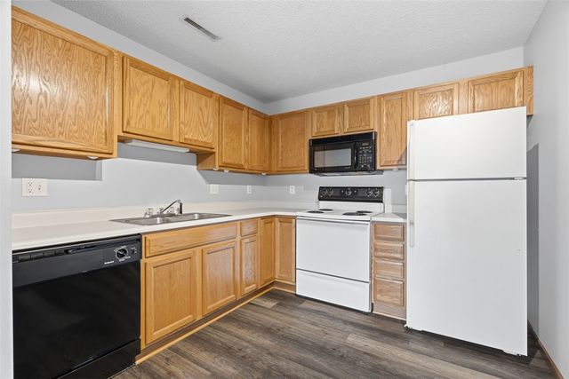 3110 Wilson SW 5, Cedar Rapids, IA 52404