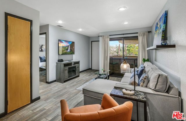 751 N Los Felices Circle 212, Palm Springs, CA 92262