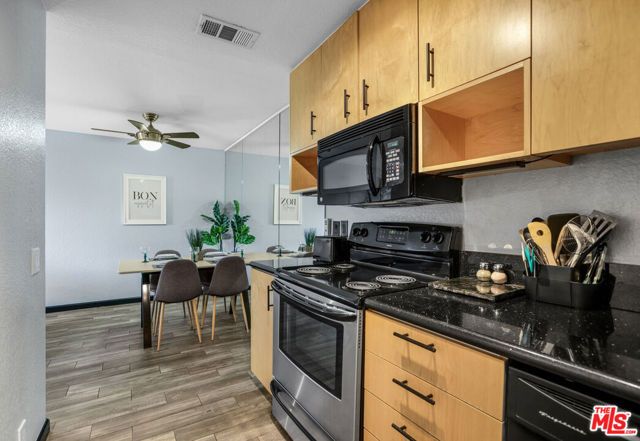 751 N Los Felices Circle 212, Palm Springs, CA 92262