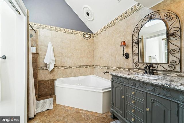 1148 SHADOW OAK DR, Malvern, PA 19355