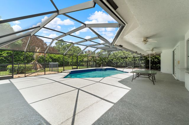 1402 SW Osprey Cove, Port St. Lucie, Port St Lucie, FL 34986