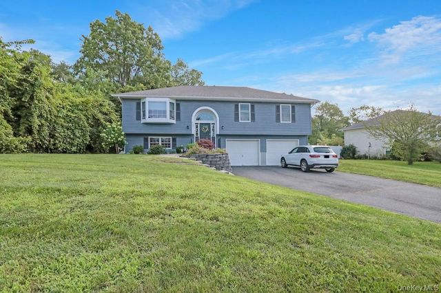 13 Jodphur Lane, Newburgh, NY 12550
