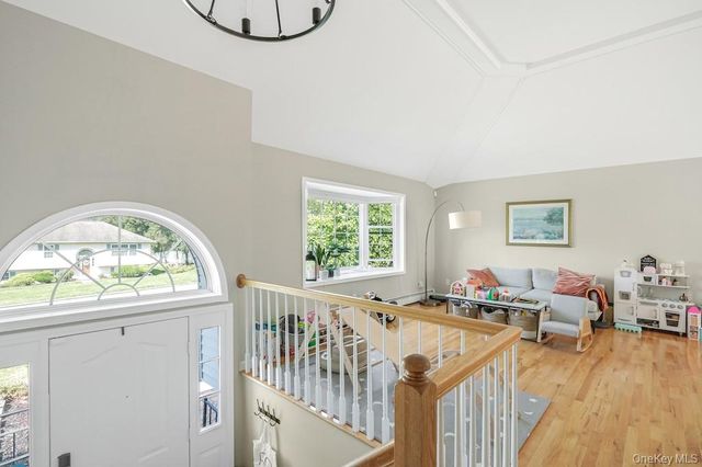 13 Jodphur Lane, Newburgh, NY 12550