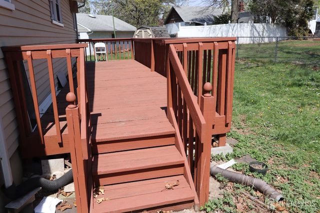 89 Oak Lane, Edison, NJ 08817