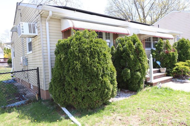 89 Oak Lane, Edison, NJ 08817