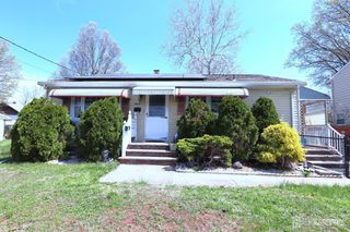 89 Oak Lane, Edison, NJ 08817