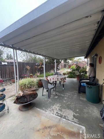 2140 San Bernardo Avenue, Hemet, CA 92545