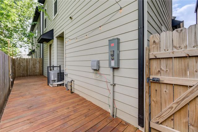2534 Terry Street, Houston, TX 77009