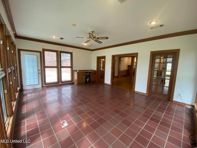543 N Springlake Circle, Terry, MS 39170