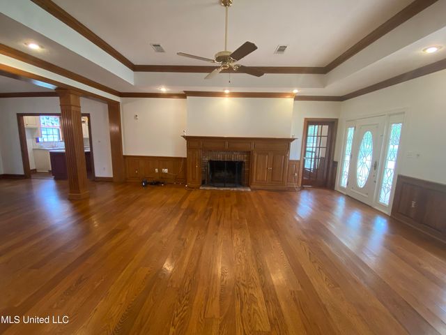 543 N Springlake Circle, Terry, MS 39170
