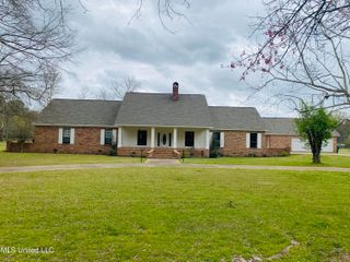 543 N Springlake Circle, Terry, MS 39170