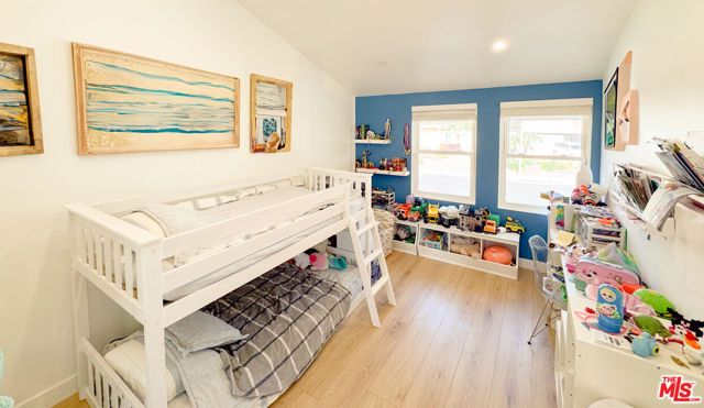 4327 Cezanne Avenue, Woodland Hills (los Angeles), CA 91364