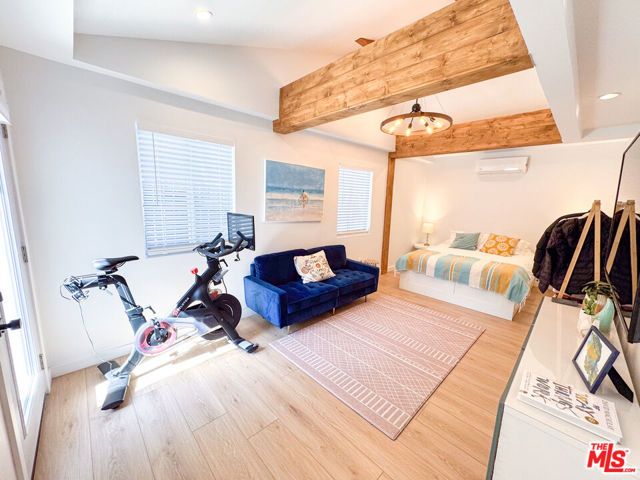 4327 Cezanne Avenue, Woodland Hills (los Angeles), CA 91364