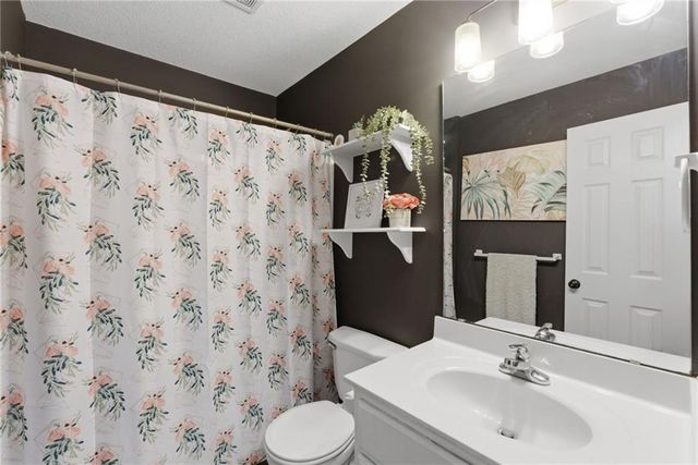 6706 S Brookside Road, Pleasant Valley, MO 64068