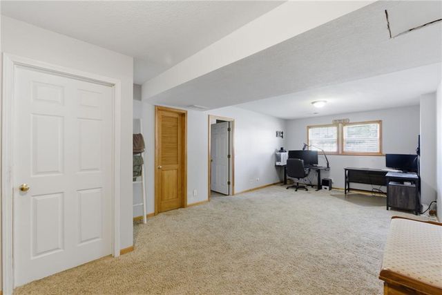 6706 S Brookside Road, Pleasant Valley, MO 64068