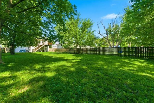 6706 S Brookside Road, Pleasant Valley, MO 64068