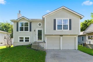 6706 S Brookside Road, Pleasant Valley, MO 64068