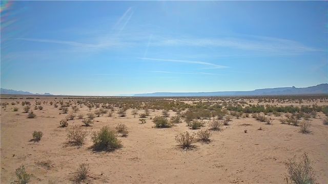 0000 S Ponderosa Road, Golden Valley, AZ 86413