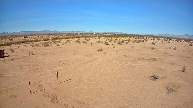 0000 S Ponderosa Road, Golden Valley, AZ 86413