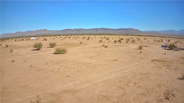 0000 S Ponderosa Road, Golden Valley, AZ 86413