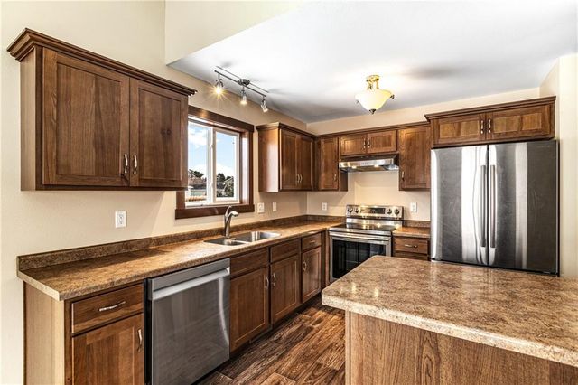 3316 Sanford Lane, Eau Claire, WI 54703