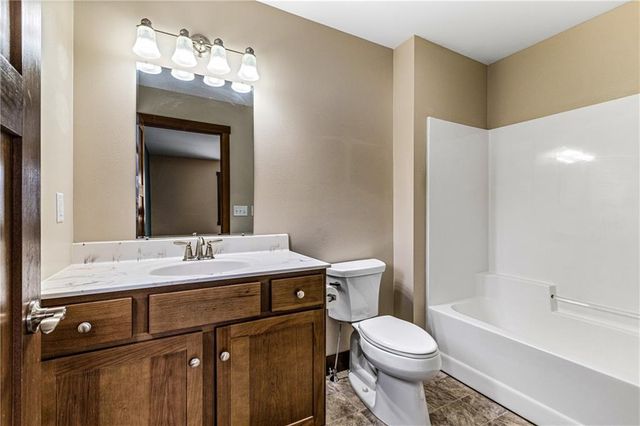 3316 Sanford Lane, Eau Claire, WI 54703