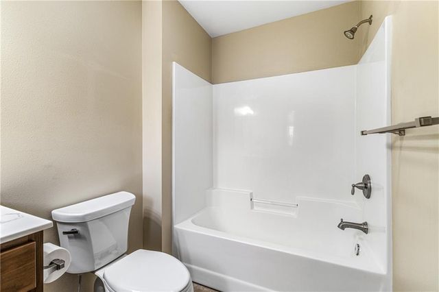 3316 Sanford Lane, Eau Claire, WI 54703