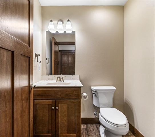 3316 Sanford Lane, Eau Claire, WI 54703