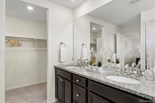 9677 Bennett Peak Street, Littleton, CO 80125