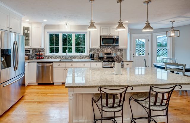 5 Mcintosh Ln, Littleton, MA 01460