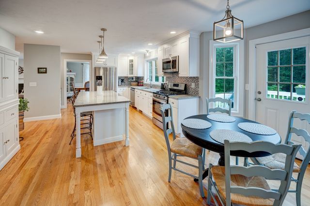 5 Mcintosh Ln, Littleton, MA 01460