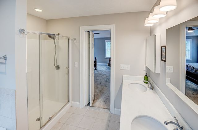 5 Mcintosh Ln, Littleton, MA 01460