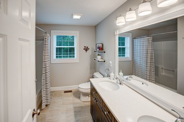 5 Mcintosh Ln, Littleton, MA 01460