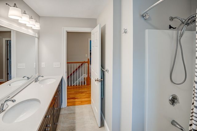 5 Mcintosh Ln, Littleton, MA 01460