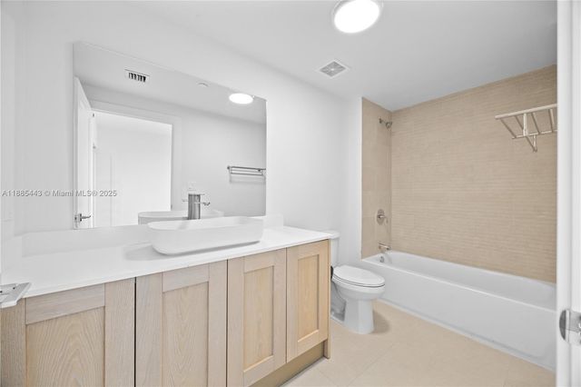 21850 Old Dixie highway 001, Miami, FL 33170