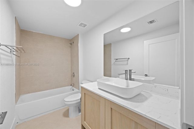 21850 Old Dixie highway 001, Miami, FL 33170