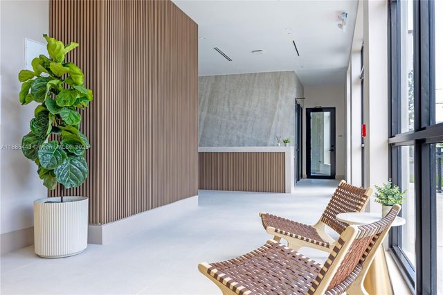 21850 Old Dixie highway 001, Miami, FL 33170