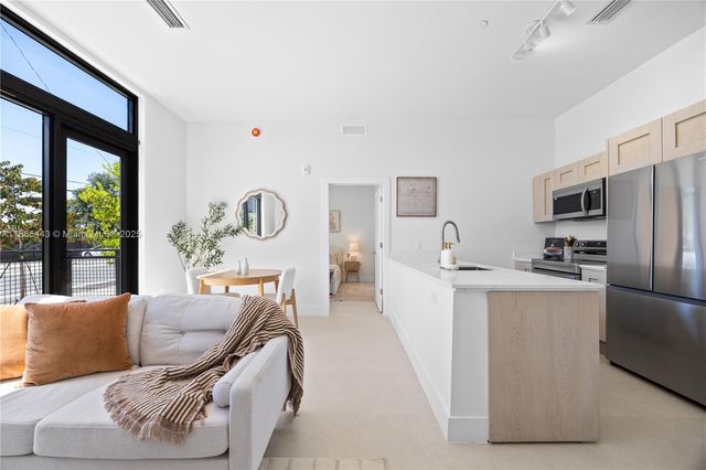 21850 Old Dixie highway 001, Miami, FL 33170