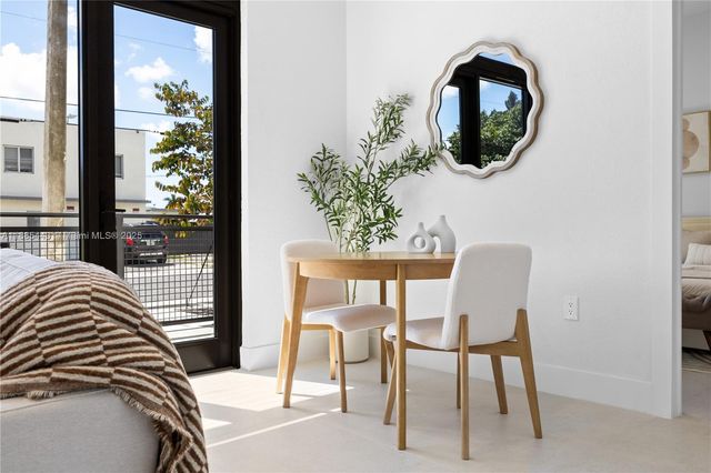 21850 Old Dixie highway 001, Miami, FL 33170