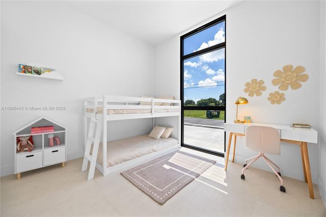 21850 Old Dixie highway 001, Miami, FL 33170