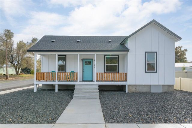 405 W 2nd St, Sprague, WA 99032