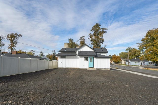 405 W 2nd St, Sprague, WA 99032